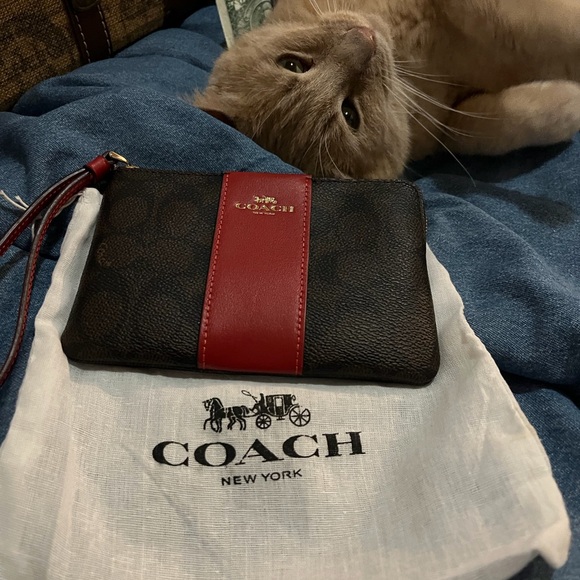 New w/ tags Coach wristlet - Picture 3 of 16